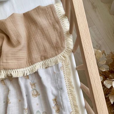 Плед муслін жатка Зайки з кульками/бежевий з бахромою &mdash; купити в Bubbleshop