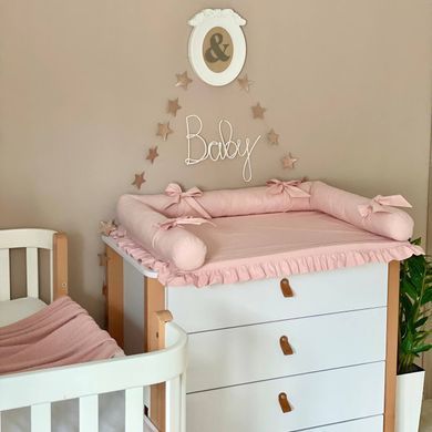 Пеленальний матрацик поплін з рюшем 60х80 Пудра &mdash; купити в Bubbleshop