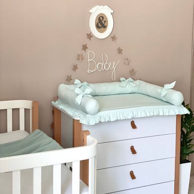 Пеленальний матрацик поплін з рюшем 60х80 Світла мята &mdash; купити в Bubbleshop