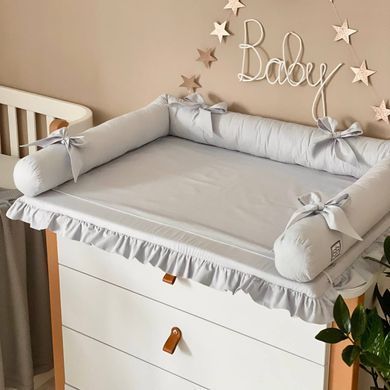 Пеленальний матрацик поплін з рюшем 60х80 Срібло &mdash; купити в Bubbleshop
