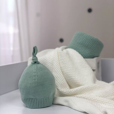 Шапочка вязана з помпоном мята &mdash; купити в Bubbleshop