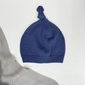 Шапочка вязана з помпоном джинс &mdash; купити в Bubbleshop