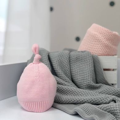 Шапочка вязана з помпоном рожевий &mdash; купити в Bubbleshop