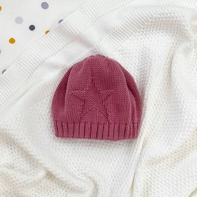 Шапочка вязана із зіркою бургунді &mdash; купити в Bubbleshop