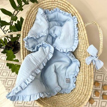 Плед-конверт муслін з рюшем блакитний &mdash; купити в Bubbleshop